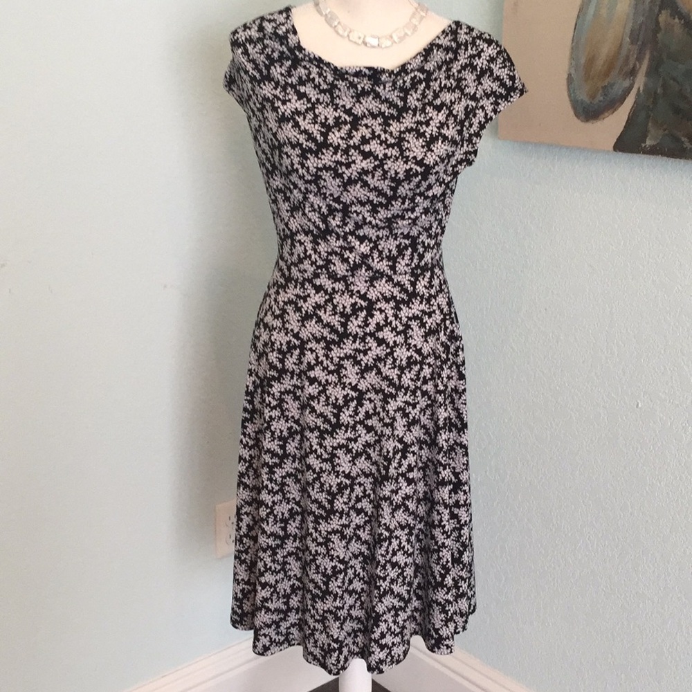 Jessica Howard Black and White Floral Midi Dress